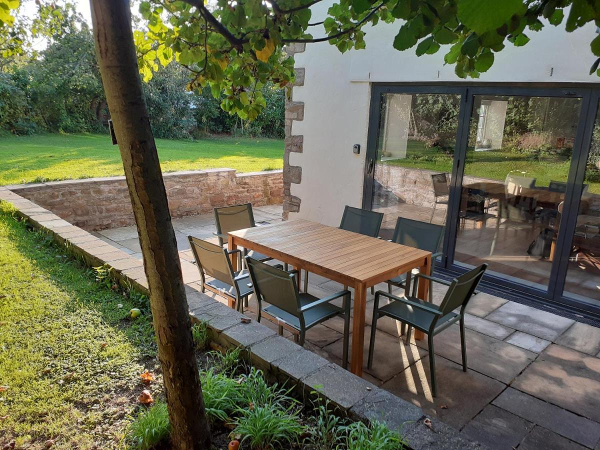 Characterful Cottage Adjacent To An Orchard Brockley Exterior foto